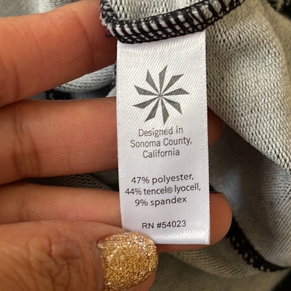 Athleta Women’s Omega Dress Long Sleeve Size S Black Grey - Picture 6 of 9